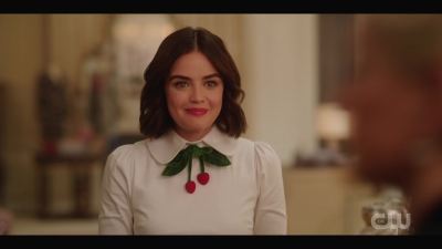 katy_keene_s01e01_1080p_web_h264-xlf_0375.jpg
