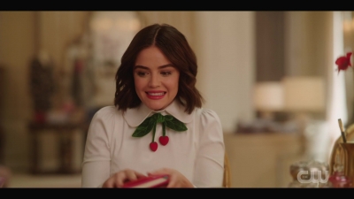 katy_keene_s01e01_1080p_web_h264-xlf_0380.jpg