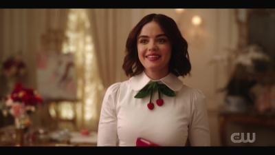 katy_keene_s01e01_1080p_web_h264-xlf_0383.jpg