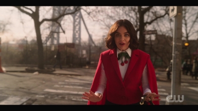 katy_keene_s01e01_1080p_web_h264-xlf_0396.jpg