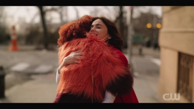 katy_keene_s01e01_1080p_web_h264-xlf_0401.jpg