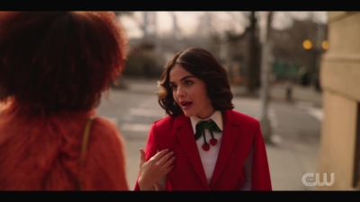 katy_keene_s01e01_1080p_web_h264-xlf_0407.jpg