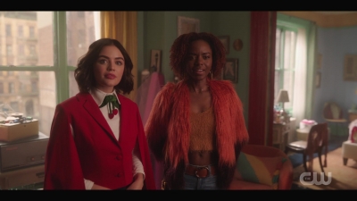 katy_keene_s01e01_1080p_web_h264-xlf_0438.jpg