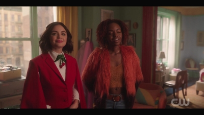 katy_keene_s01e01_1080p_web_h264-xlf_0441.jpg