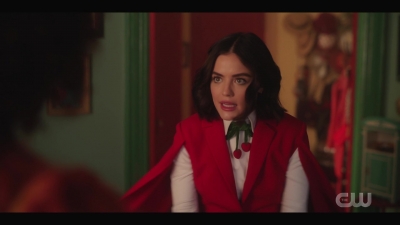 katy_keene_s01e01_1080p_web_h264-xlf_0446.jpg