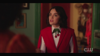 katy_keene_s01e01_1080p_web_h264-xlf_0464.jpg
