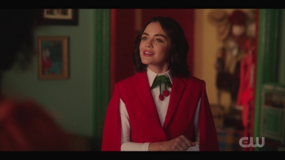 katy_keene_s01e01_1080p_web_h264-xlf_0468.jpg