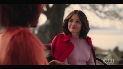 katy_keene_s01e01_1080p_web_h264-xlf_0486.jpg