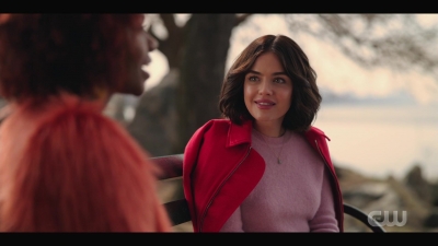 katy_keene_s01e01_1080p_web_h264-xlf_0490.jpg