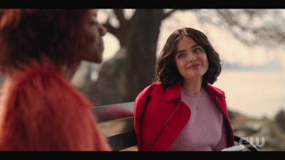 katy_keene_s01e01_1080p_web_h264-xlf_0501.jpg
