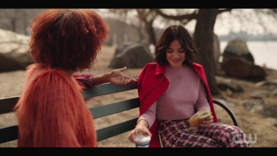 katy_keene_s01e01_1080p_web_h264-xlf_0514.jpg