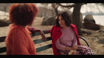 katy_keene_s01e01_1080p_web_h264-xlf_0517.jpg