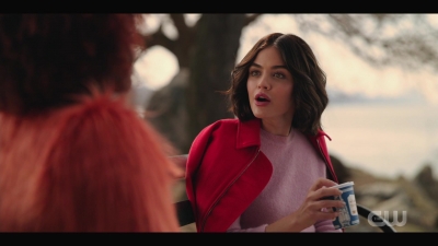 katy_keene_s01e01_1080p_web_h264-xlf_0535.jpg