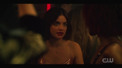 katy_keene_s01e01_1080p_web_h264-xlf_0586.jpg