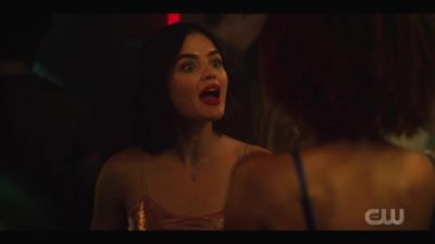 katy_keene_s01e01_1080p_web_h264-xlf_0588.jpg