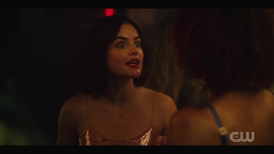 katy_keene_s01e01_1080p_web_h264-xlf_0589.jpg