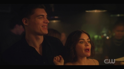 katy_keene_s01e01_1080p_web_h264-xlf_0598.jpg