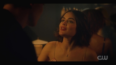 katy_keene_s01e01_1080p_web_h264-xlf_0611.jpg