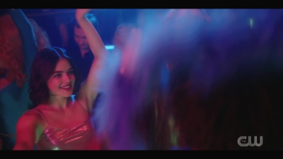 katy_keene_s01e01_1080p_web_h264-xlf_0628.jpg