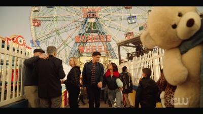 katy_keene_s01e01_1080p_web_h264-xlf_0723.jpg
