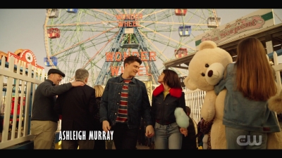 katy_keene_s01e01_1080p_web_h264-xlf_0725.jpg
