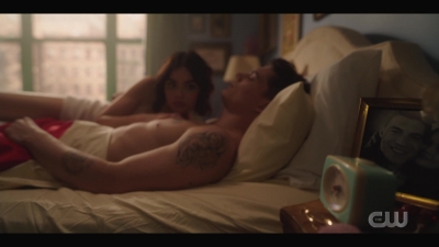 katy_keene_s01e01_1080p_web_h264-xlf_0741.jpg