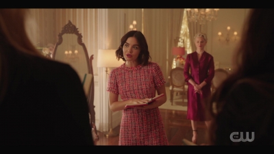 katy_keene_s01e01_1080p_web_h264-xlf_0768.jpg
