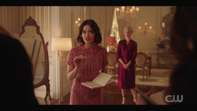 katy_keene_s01e01_1080p_web_h264-xlf_0775.jpg