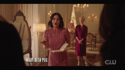 katy_keene_s01e01_1080p_web_h264-xlf_0777.jpg