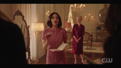katy_keene_s01e01_1080p_web_h264-xlf_0779.jpg
