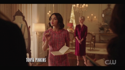 katy_keene_s01e01_1080p_web_h264-xlf_0780.jpg