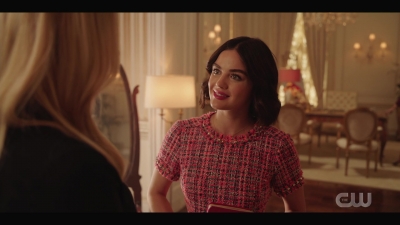 katy_keene_s01e01_1080p_web_h264-xlf_0801.jpg