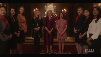 katy_keene_s01e01_1080p_web_h264-xlf_1005.jpg