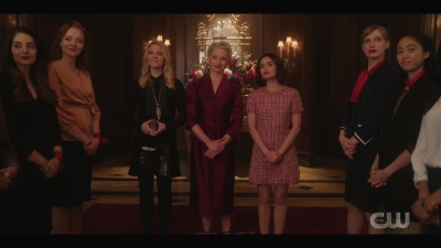 katy_keene_s01e01_1080p_web_h264-xlf_1010.jpg