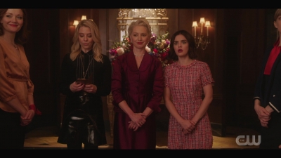katy_keene_s01e01_1080p_web_h264-xlf_1021.jpg