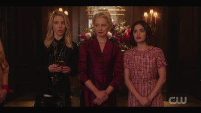 katy_keene_s01e01_1080p_web_h264-xlf_1028.jpg