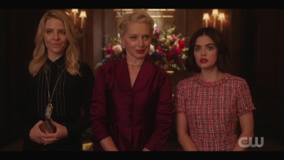 katy_keene_s01e01_1080p_web_h264-xlf_1037.jpg