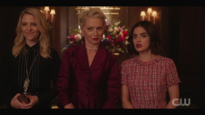 katy_keene_s01e01_1080p_web_h264-xlf_1039.jpg