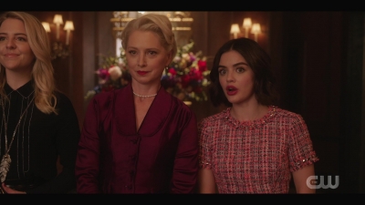 katy_keene_s01e01_1080p_web_h264-xlf_1043.jpg