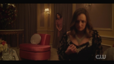 katy_keene_s01e01_1080p_web_h264-xlf_1092.jpg