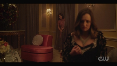 katy_keene_s01e01_1080p_web_h264-xlf_1093.jpg