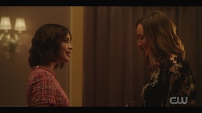 katy_keene_s01e01_1080p_web_h264-xlf_1142.jpg