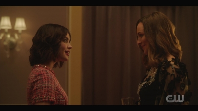 katy_keene_s01e01_1080p_web_h264-xlf_1143.jpg