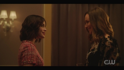 katy_keene_s01e01_1080p_web_h264-xlf_1144.jpg