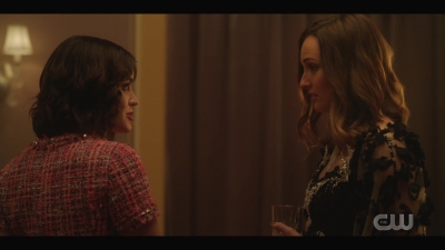 katy_keene_s01e01_1080p_web_h264-xlf_1153.jpg