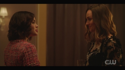 katy_keene_s01e01_1080p_web_h264-xlf_1157.jpg