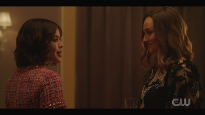 katy_keene_s01e01_1080p_web_h264-xlf_1158.jpg