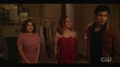 katy_keene_s01e01_1080p_web_h264-xlf_1170.jpg