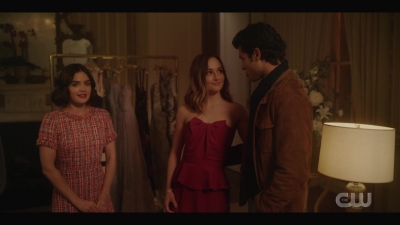 katy_keene_s01e01_1080p_web_h264-xlf_1180.jpg