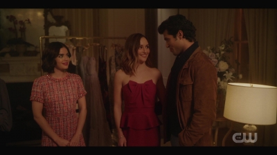 katy_keene_s01e01_1080p_web_h264-xlf_1182.jpg